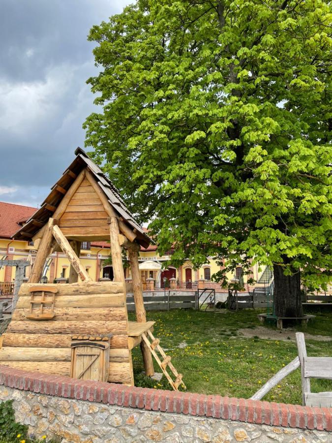 Kastely Grof Zichy Otel Haniska Dış mekan fotoğraf